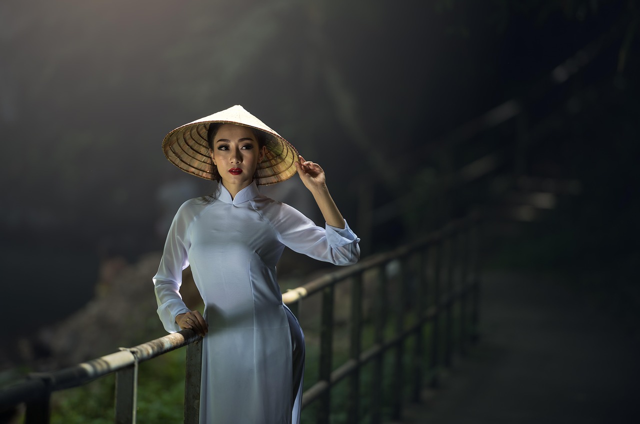 蓝月亮精准内部绝密资料和7777888888精准四肖_真相是否如此简单;看似逐渐明朗的事件、讨论解释落实