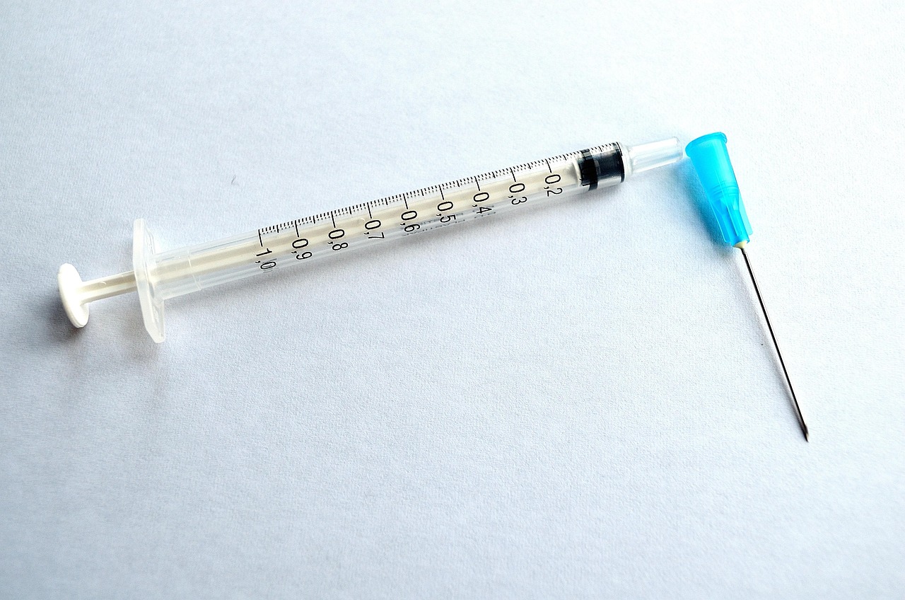情侣接种HPV疫苗，守护彼此的健康之爱